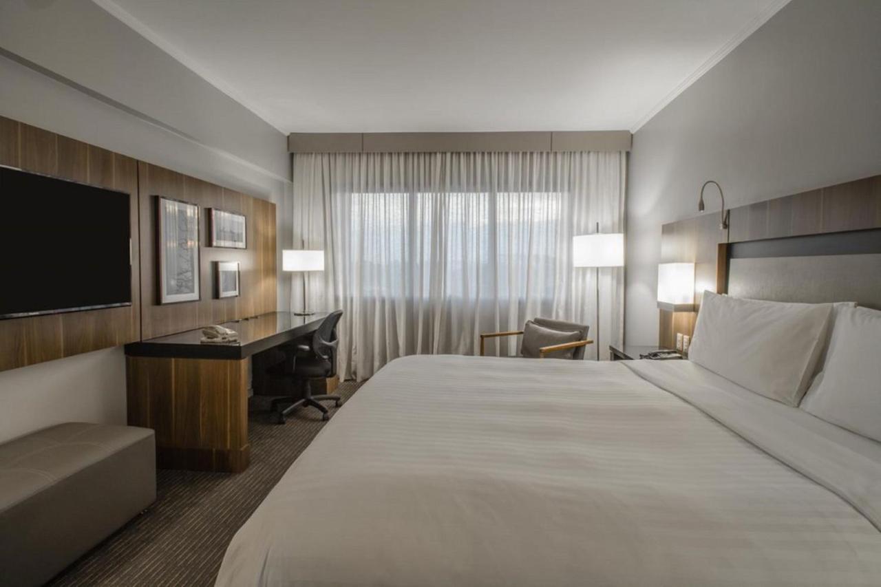 Marriott Sao Paulo Airport Hotel Guarulhos Ngoại thất bức ảnh A typical guest room at the Hilton Garden Inn