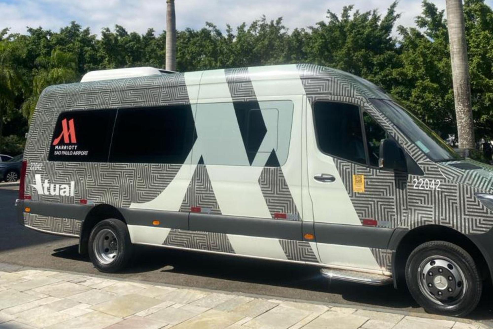 Marriott Sao Paulo Airport Hotel Guarulhos Ngoại thất bức ảnh A Marriott International shuttle van