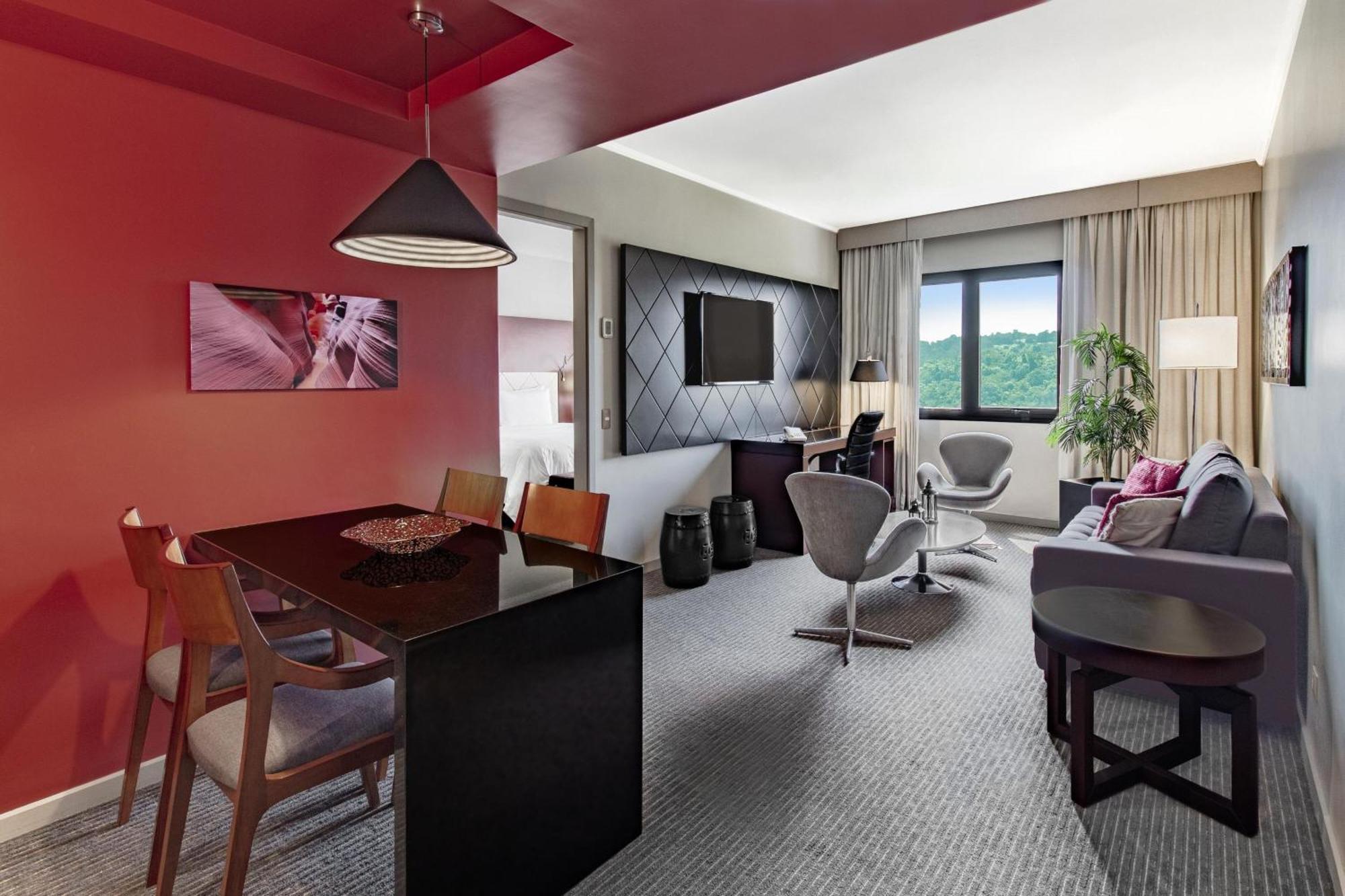 Marriott Sao Paulo Airport Hotel Guarulhos Ngoại thất bức ảnh A suite at the MGM Grand