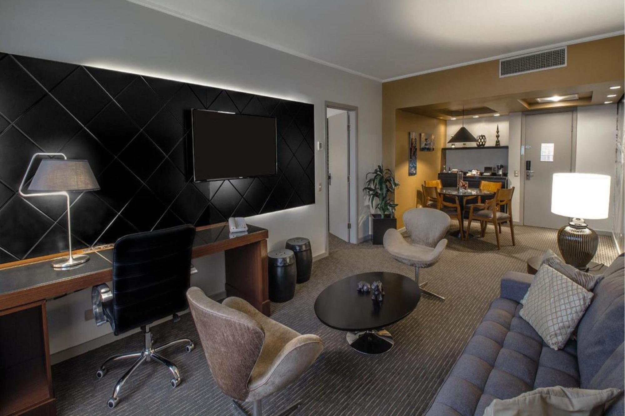 Marriott Sao Paulo Airport Hotel Guarulhos Ngoại thất bức ảnh A suite at the MGM Grand