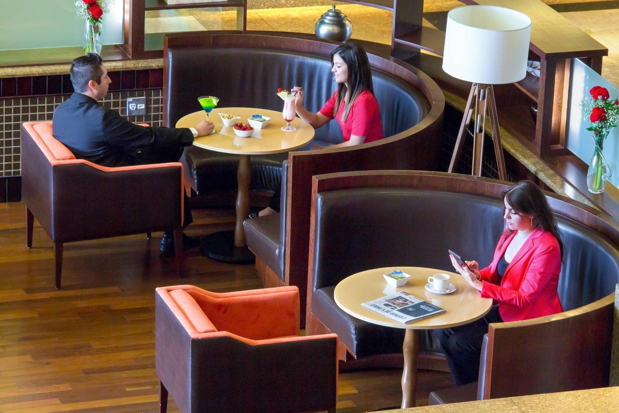 Marriott Sao Paulo Airport Hotel Guarulhos Ngoại thất bức ảnh The lounge at the airport