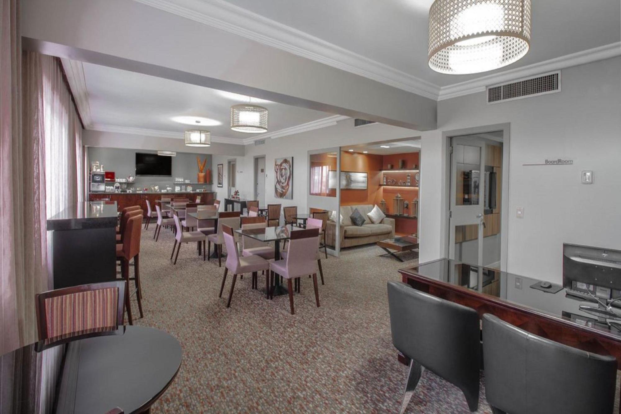 Marriott Sao Paulo Airport Hotel Guarulhos Ngoại thất bức ảnh The lounge at the airport
